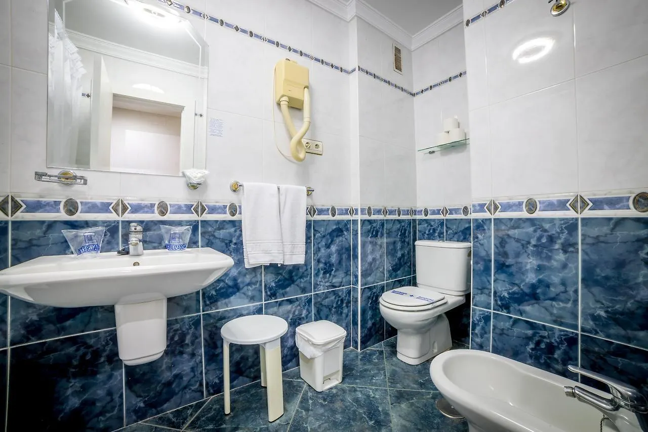 Hotel Villa De Laredo Fuengirola 3*,